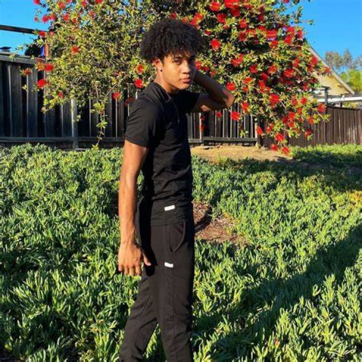 Sora Simmons Height, Weight, Age, Girlfriend, Facts, Biography