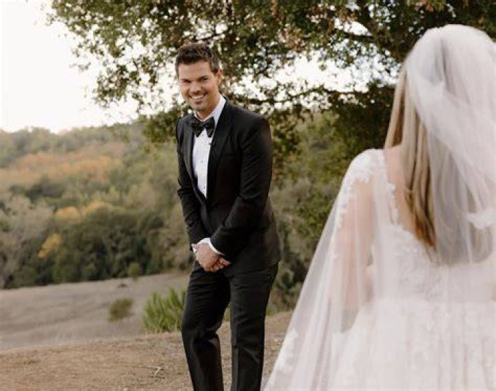 Taylor Lautner Says He Wore a Velvet Suit to His Wedding So He Wouldn't