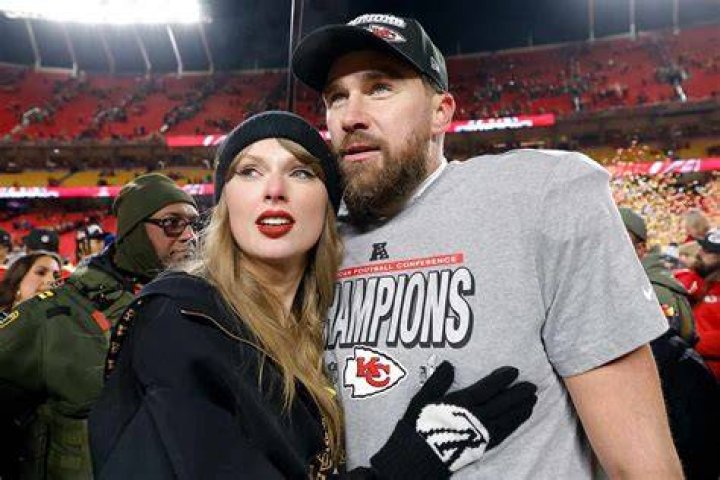 Taylor Swift supported Travis Kelce at Chiefs games before relationship
