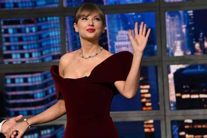 Taylor Swift Wore an Awe Inspired Necklace on TikTok