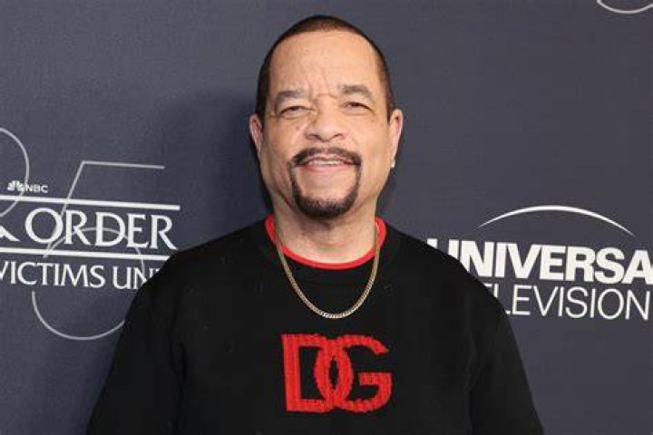[VIDEO] Ice T's Wife, Coco, Stops By 'The Real' For A Lesson In Booty