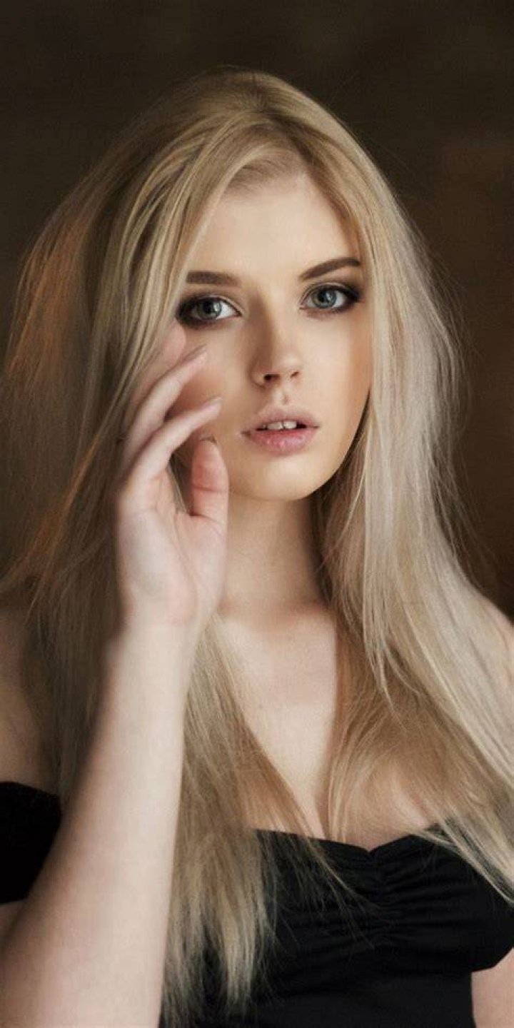 Wallpaper women, model, blonde, long hair, kitchen, eating, Person