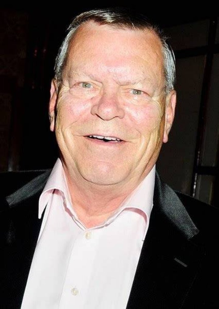 Warren Clarke as Don Mitchell Jr., Gotham's mayor in The Batman (2003)