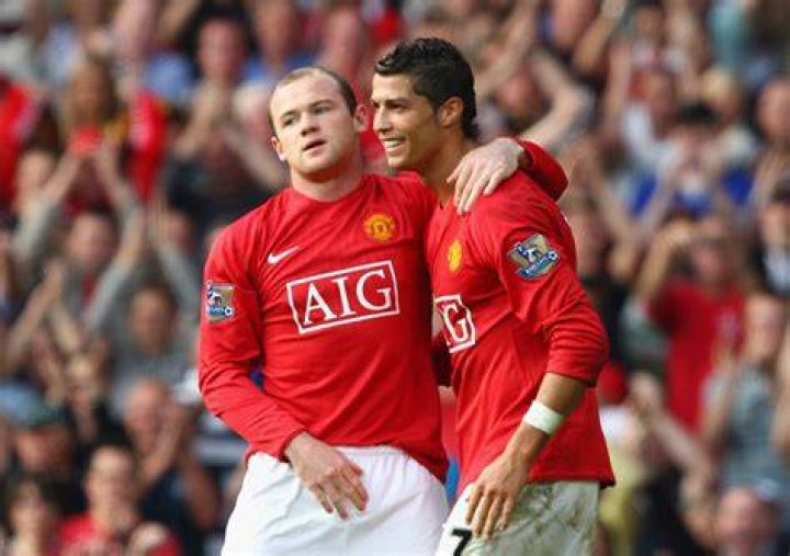 Wayne Rooney says fellow Man Utd great Cristiano Ronaldo won't go to