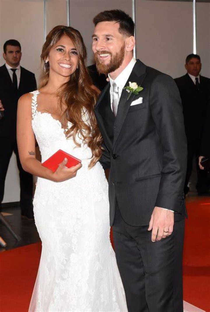 Who Is Lionel Messi Wife Antonella Roccuzzo?