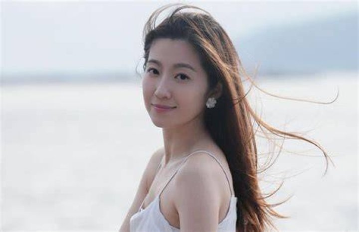 Yoyo Chen Shares Beautiful Bikini Photos